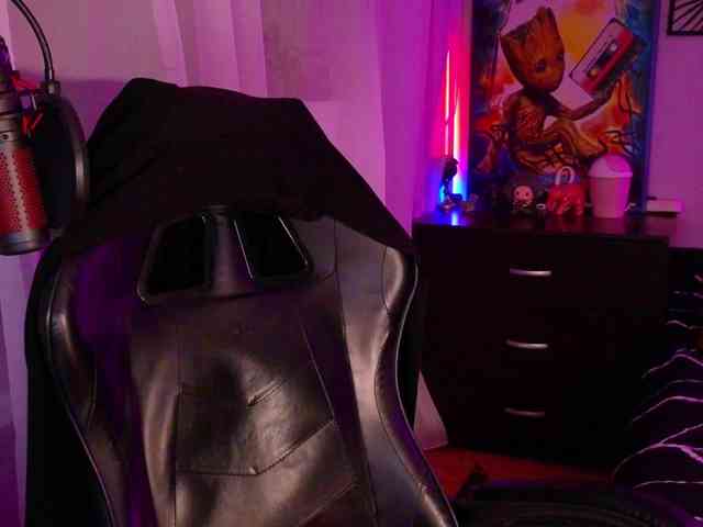 LadyLL webcam