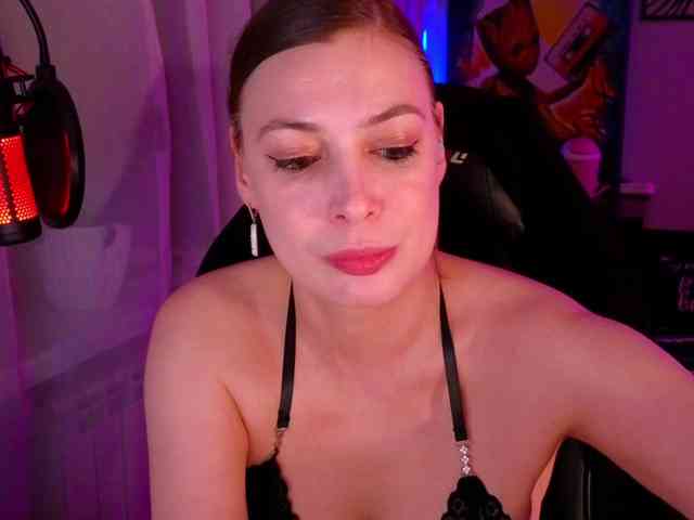 LadyLL webcam