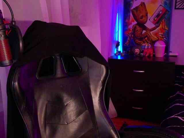 LadyLL webcam