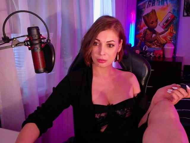 LadyLL webcam