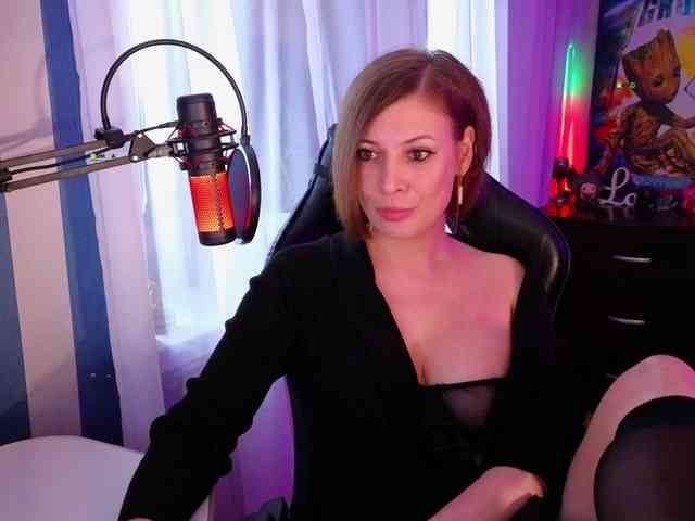 LadyLL webcam