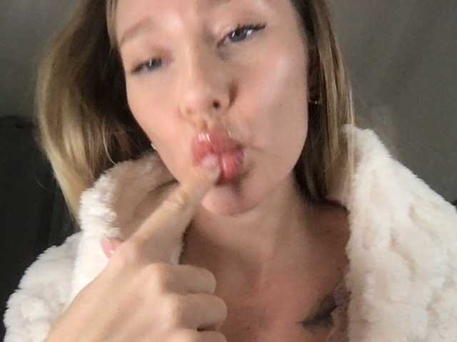 StellaMuse, live now on BongaCams