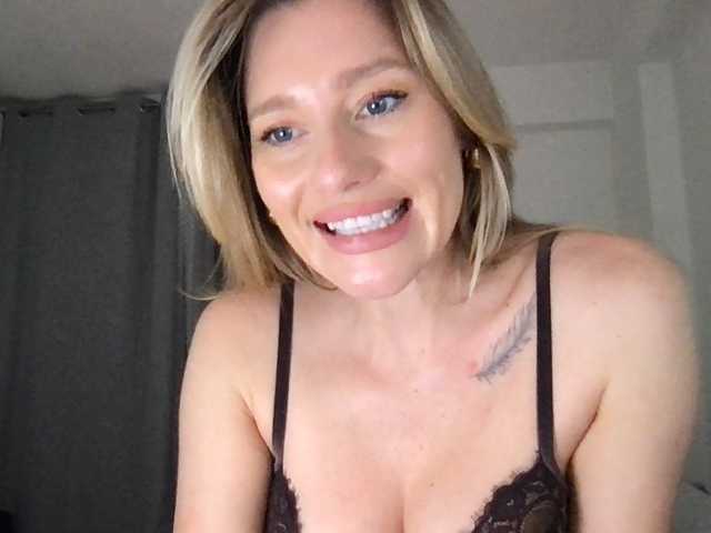 StellaMuse live cam on BongaCams