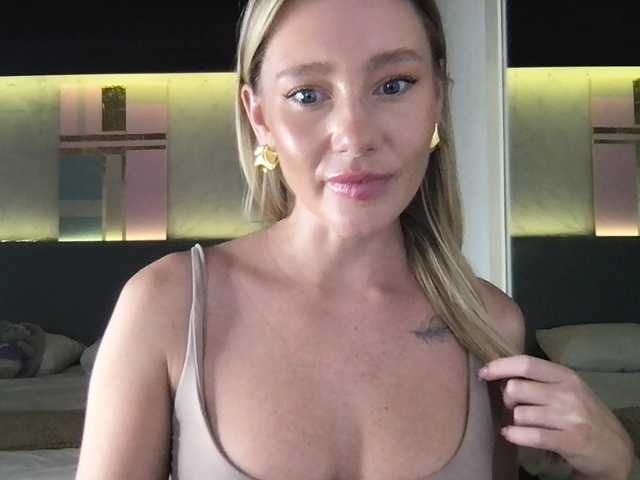 StellaMuse live cam on BongaCams