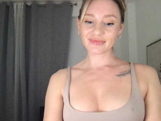 StellaMuse live cam on BongaCams
