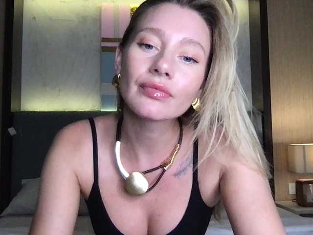 StellaMuse live cam on BongaCams