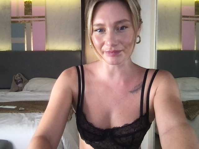 StellaMuse live cam on BongaCams