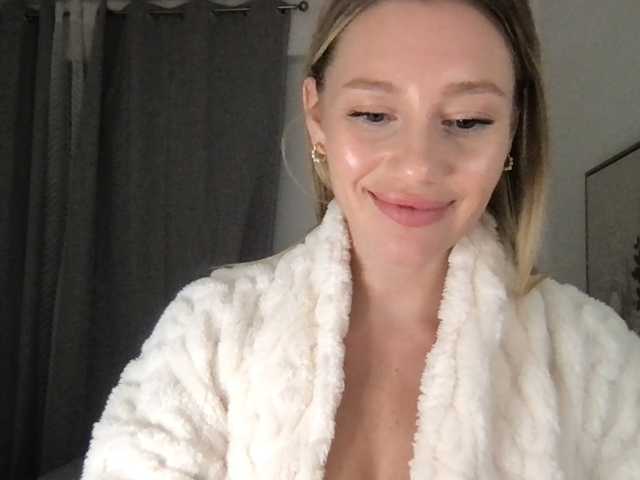 StellaMuse, live now on BongaCams