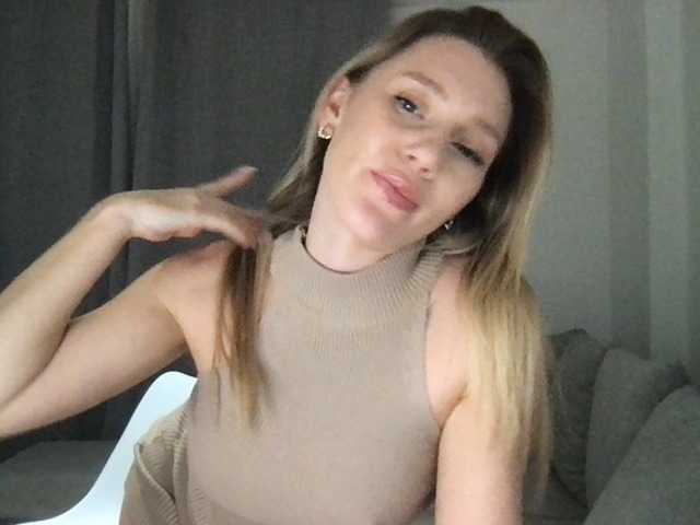 StellaMuse, live now on BongaCams