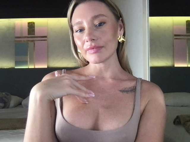 StellaMuse live cam on BongaCams