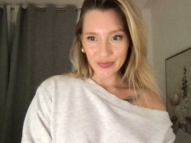 StellaMuse live cam on BongaCams