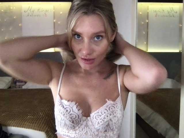 StellaMuse live cam on BongaCams