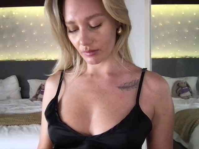 StellaMuse webcam