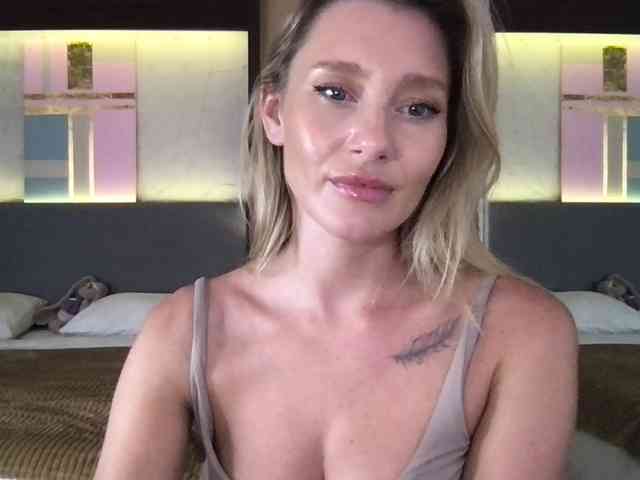 StellaMuse webcam