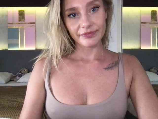 StellaMuse webcam