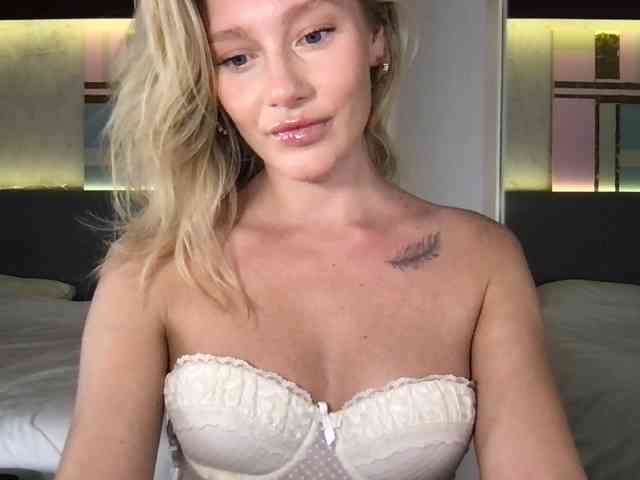 StellaMuse webcam