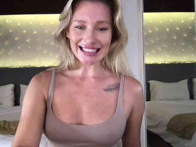 StellaMuse webcam