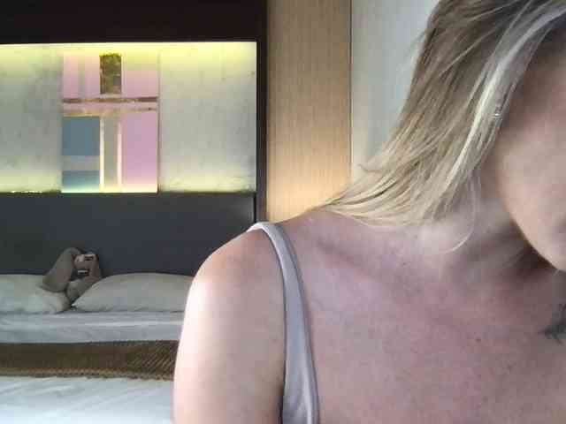 StellaMuse webcam