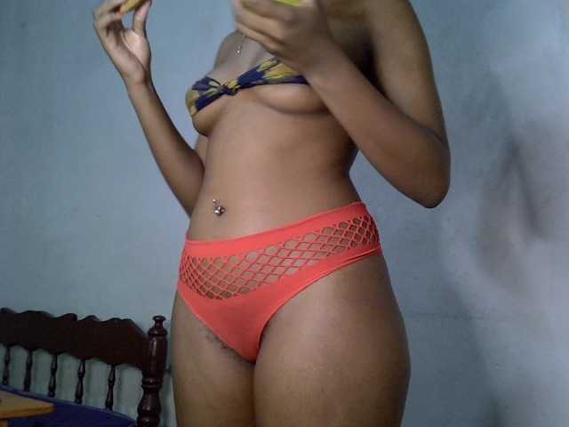 SpicyMackenzie1 webcam bongacams model stream image