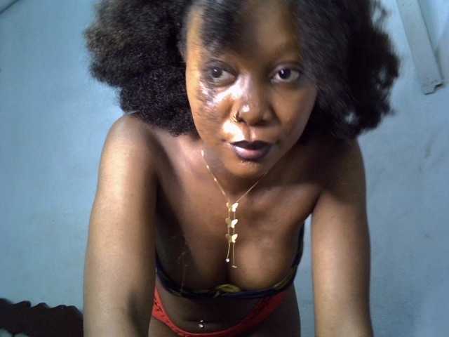 SpicyMackenzie1 webcam bongacams model stream image