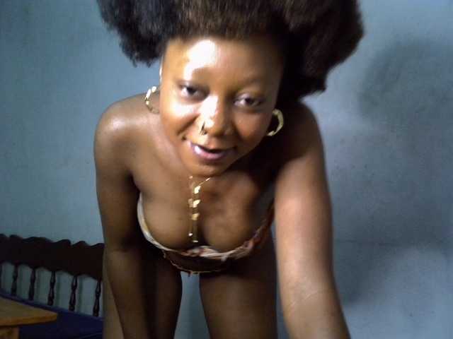 SpicyMackenzie1 Live Cam and Statistics on UnifiedCams