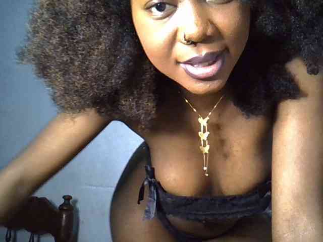 SpicyMackenzie1 webcam