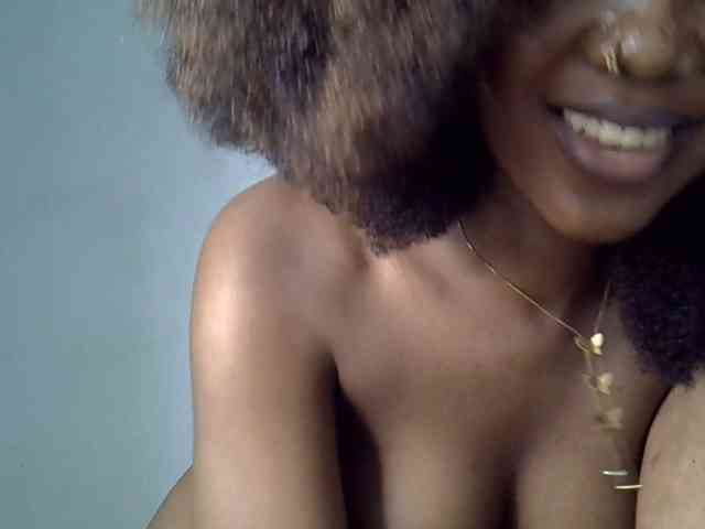 SpicyMackenzie1 webcam