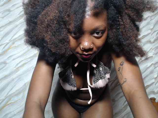 SpicyMackenzie1 webcam