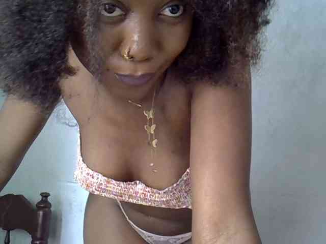 SpicyMackenzie1 webcam