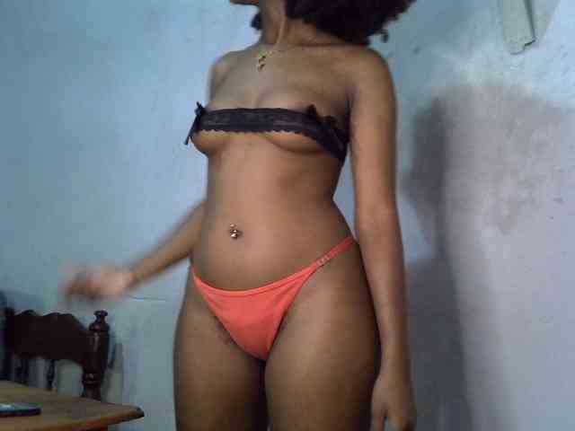 SpicyMackenzie1 webcam