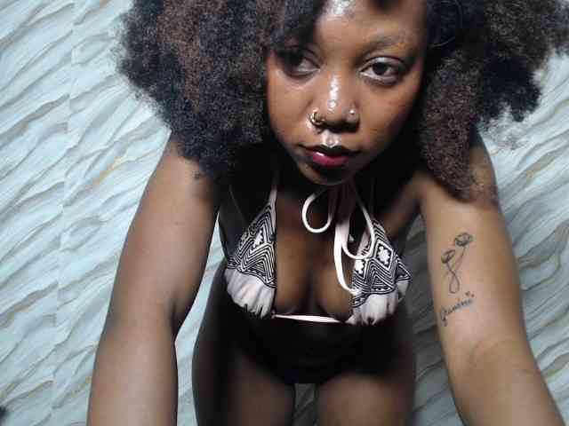 SpicyMackenzie1 webcam