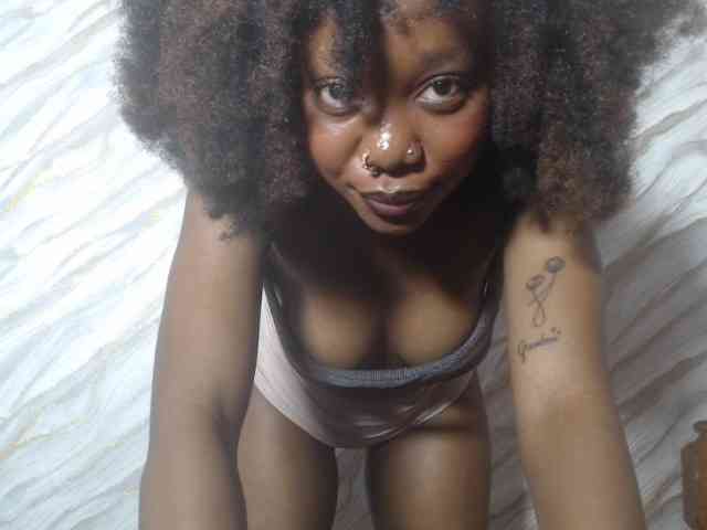 SpicyMackenzie1 webcam