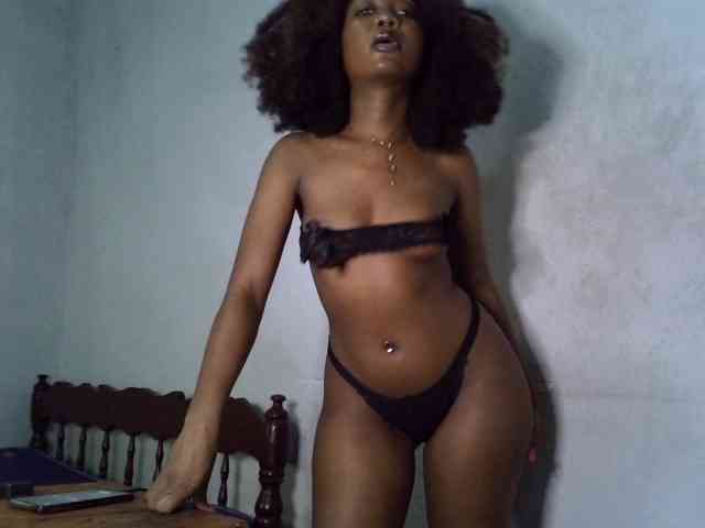 SpicyMackenzie1 webcam