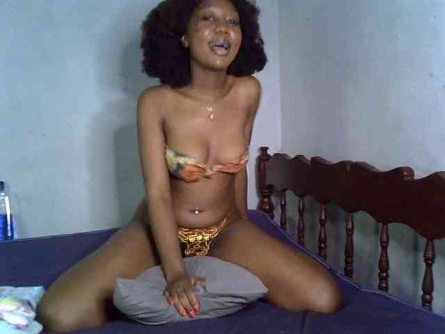 SpicyMackenzie1 webcam