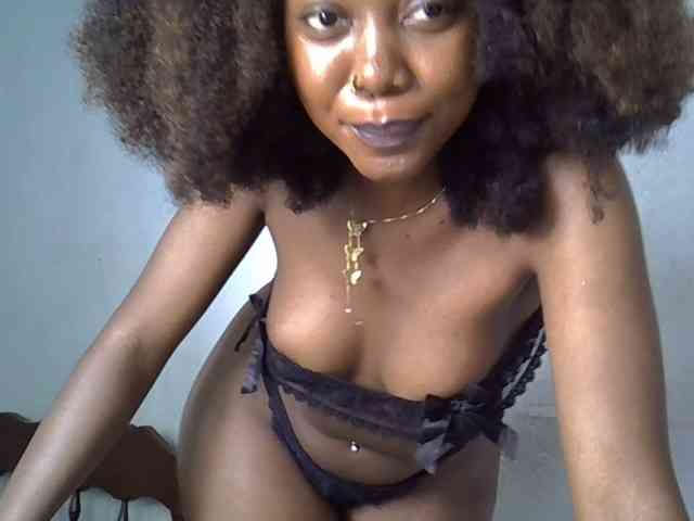 SpicyMackenzie1 webcam