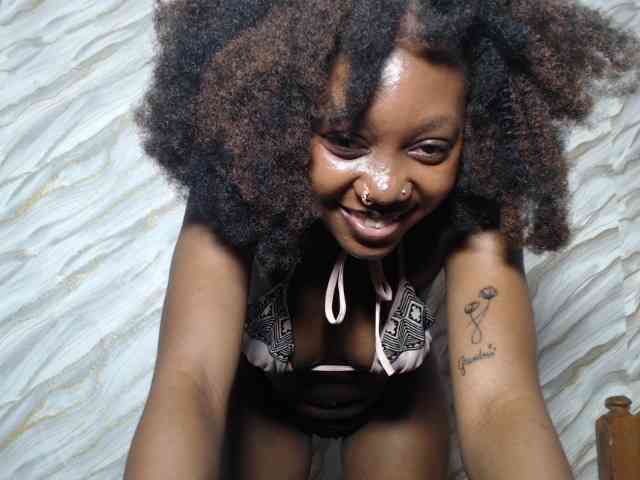 SpicyMackenzie1 webcam