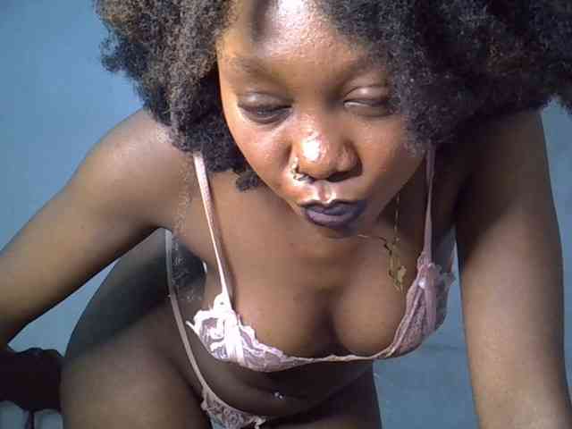 SpicyMackenzie1 webcam
