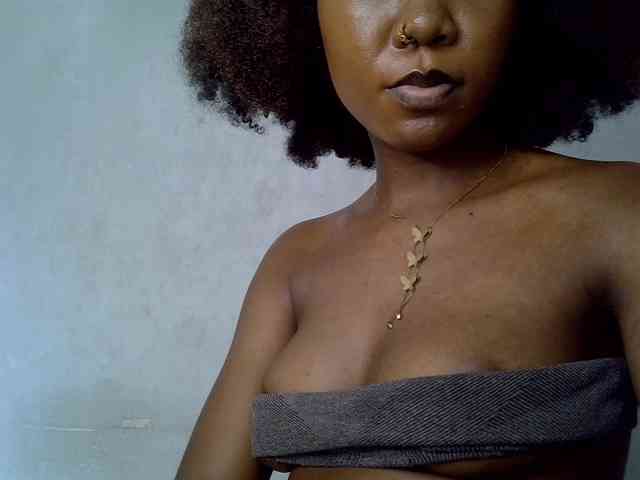 SpicyMackenzie1 webcam