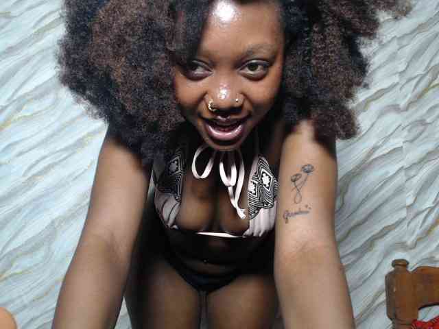 SpicyMackenzie1 webcam