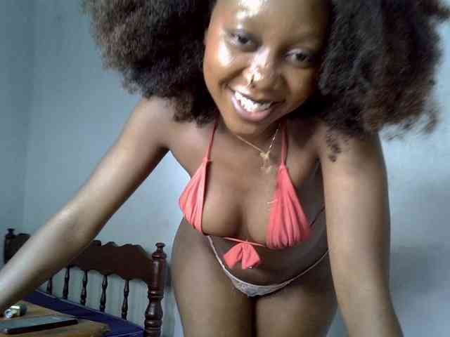 SpicyMackenzie1 webcam