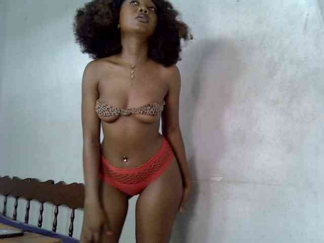 SpicyMackenzie1 webcam