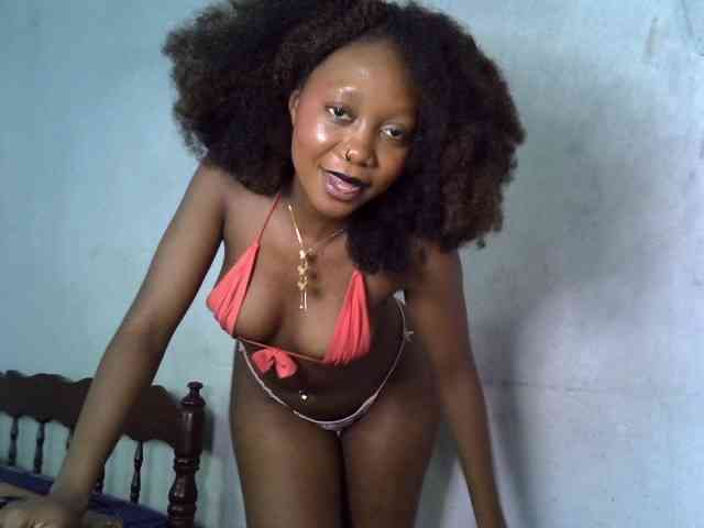 SpicyMackenzie1 webcam