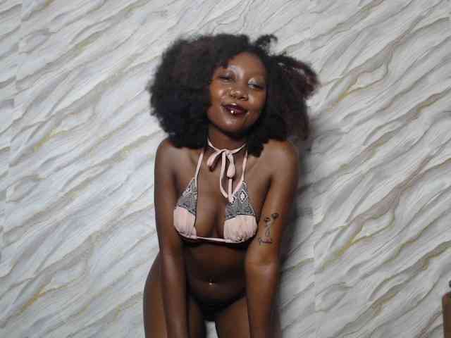 SpicyMackenzie1 webcam