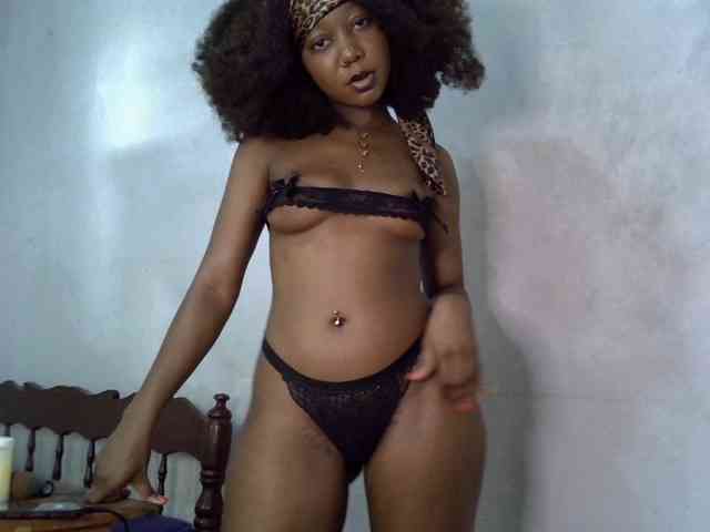 SpicyMackenzie1 webcam