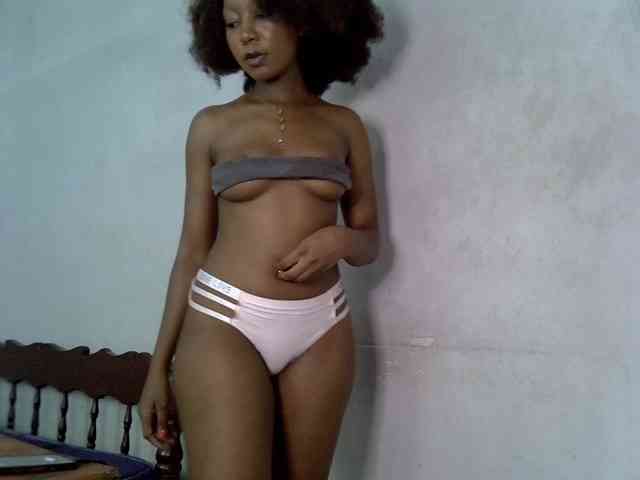 SpicyMackenzie1 webcam