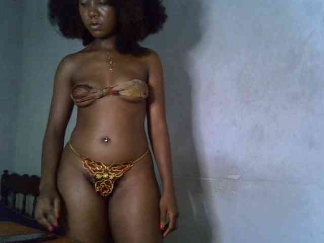 SpicyMackenzie1 webcam