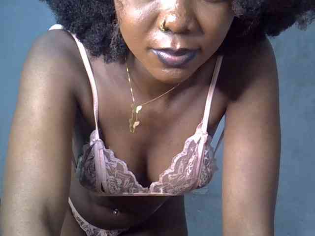 SpicyMackenzie1 webcam