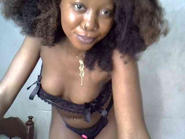 SpicyMackenzie1 webcam