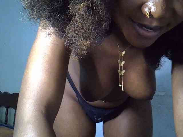 SpicyMackenzie1 webcam