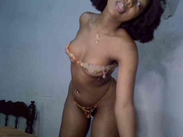 SpicyMackenzie1 webcam
